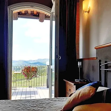 Hotel Red Wine 4*