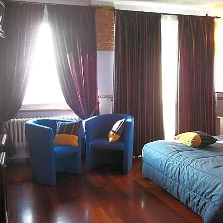 Red Wine Hotel