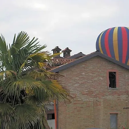 Red Wine Hotel