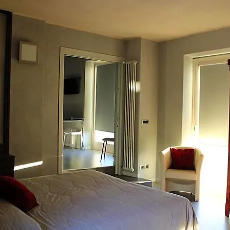 Hotel Red Wine 4*
