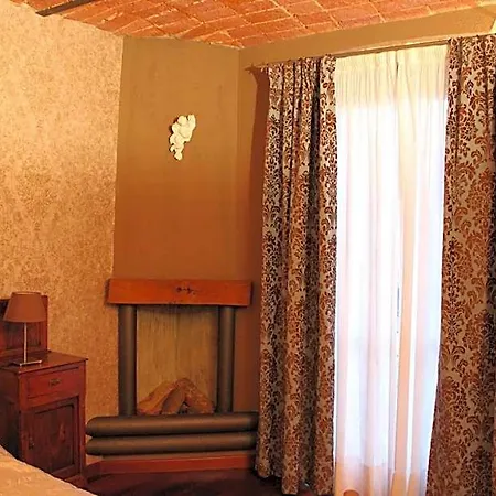 Hotel Red Wine 4*