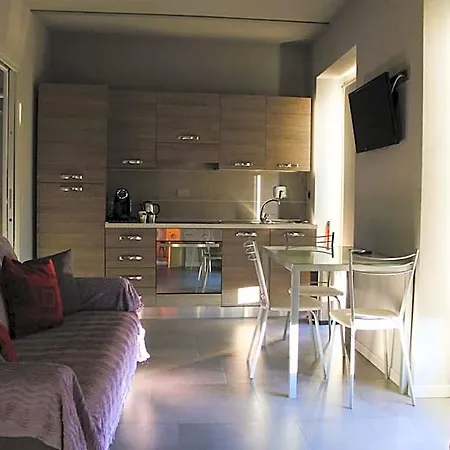 Red Wine Hotel 4*