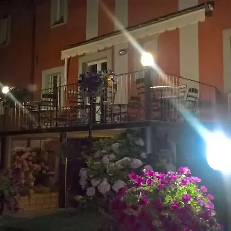 Red Wine Hotel 4*