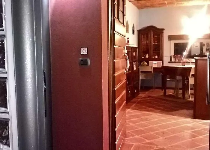 Red Wine 4* La Morra